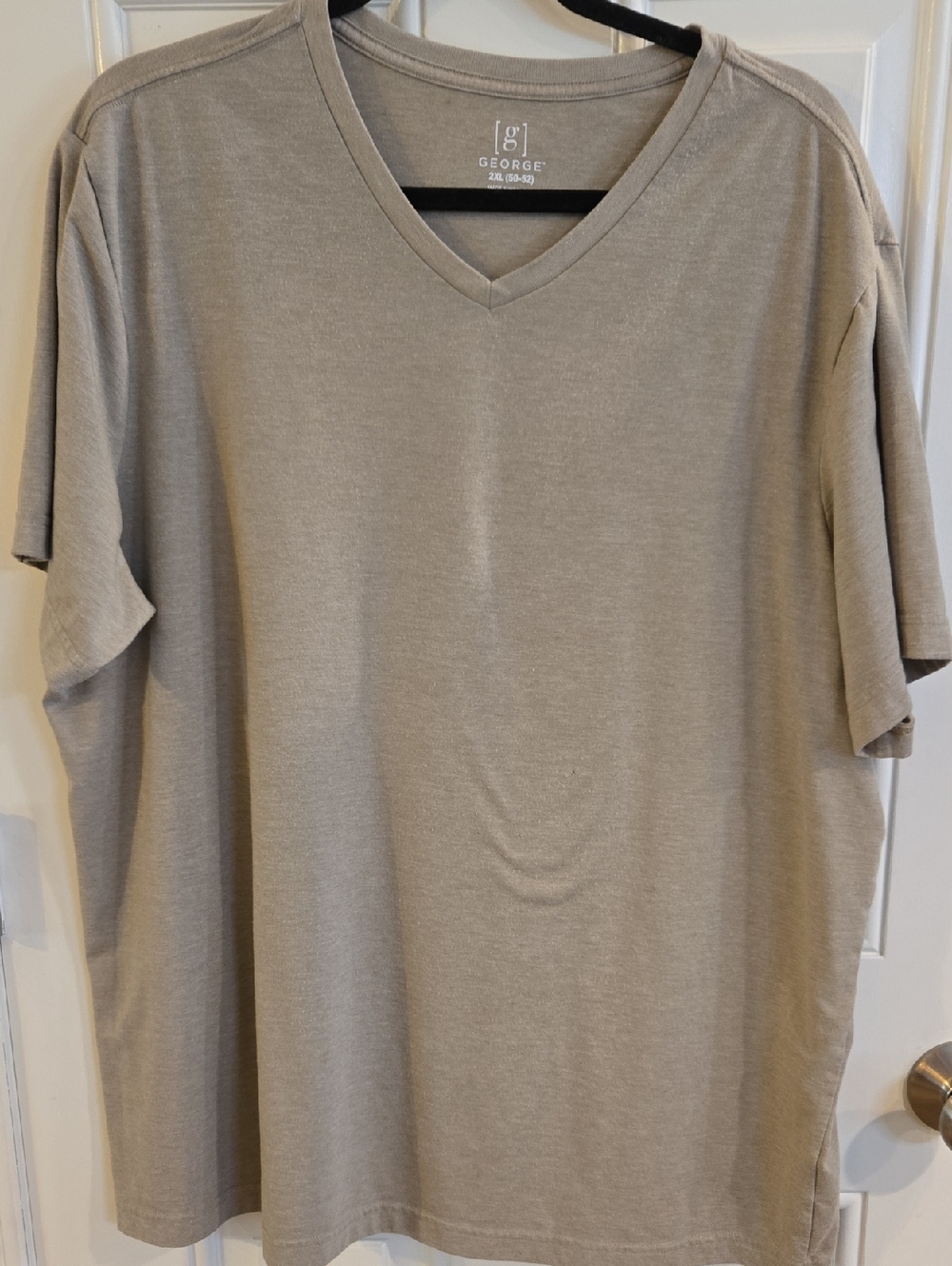 George Men's V-Neck Tee in Light Beige